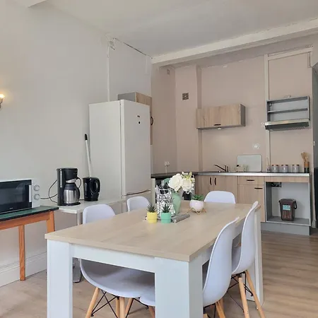 Chambre Interieure De 4 Avec Salle De Bain Privee Centre Lourdes * Lourdes